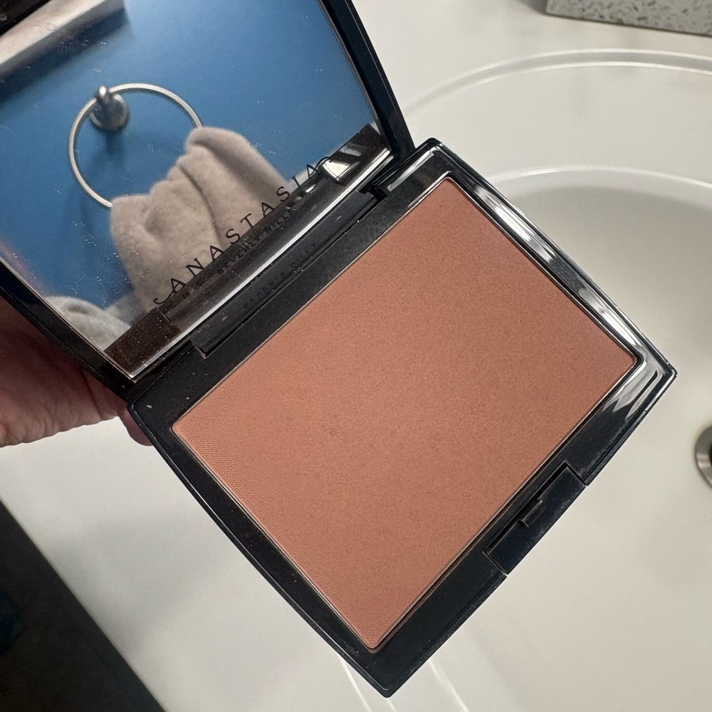 Anastasia Powder Bronzer - Picture 5 of 6